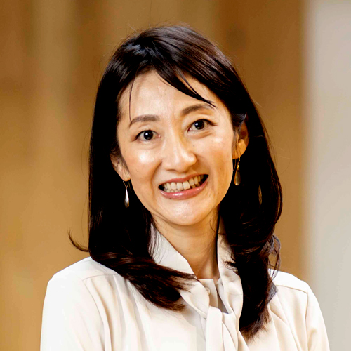 秦 友美の写真